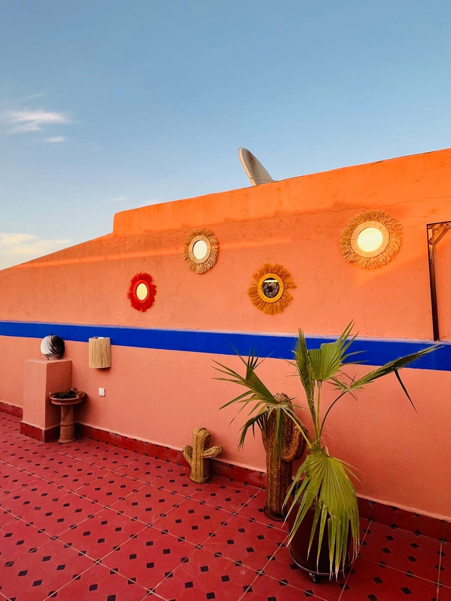 Apartment With Ac, Patio And Rooftop Appartement Climatise Avec Patio Et Toit Terrasse Marrakesh Buitenkant foto