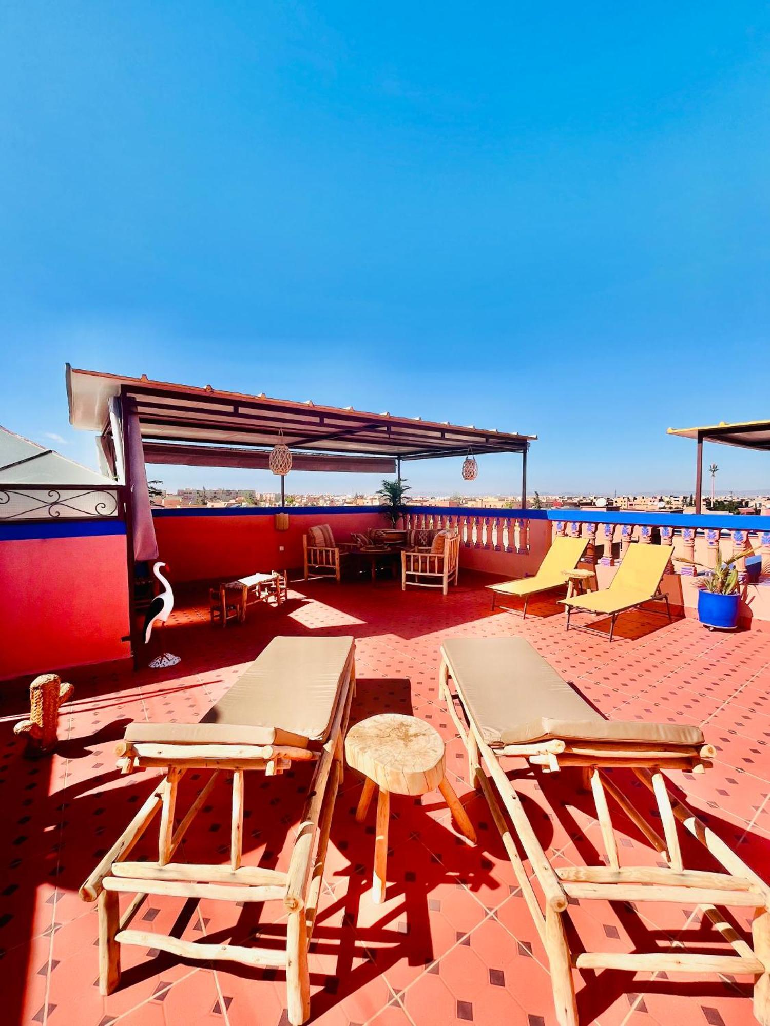 Apartment With Ac, Patio And Rooftop Appartement Climatise Avec Patio Et Toit Terrasse Marrakesh Buitenkant foto