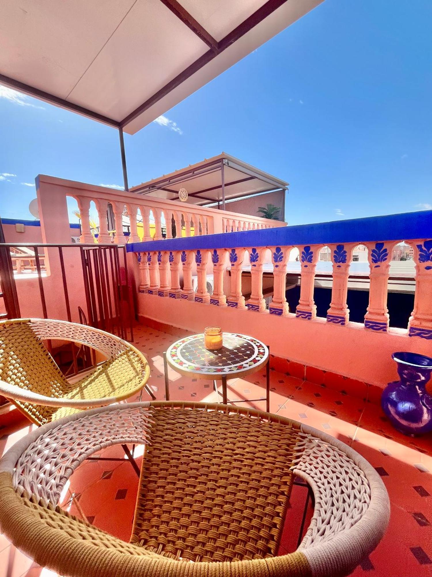 Apartment With Ac, Patio And Rooftop Appartement Climatise Avec Patio Et Toit Terrasse Marrakesh Buitenkant foto